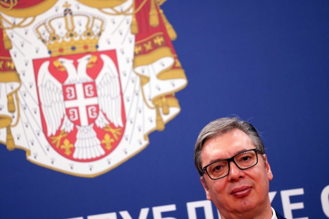Vučićev obisk poškodovanih v Srbiji sprožil kritike javnosti