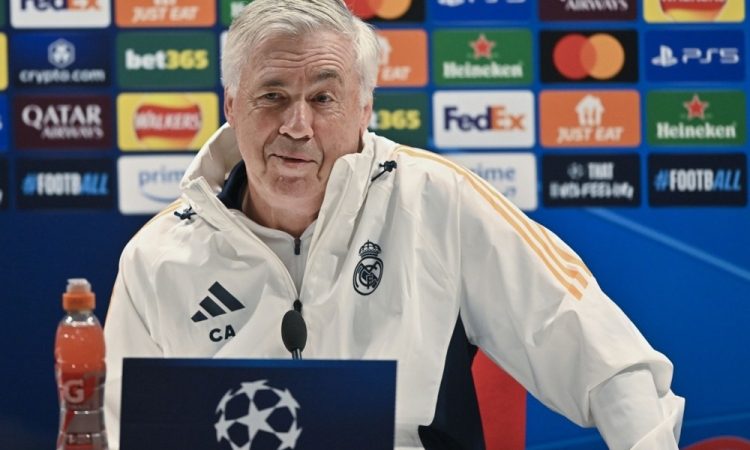 Ancelotti prepričan v podporo vodstva pred ključnim obračunom z Arsenalom