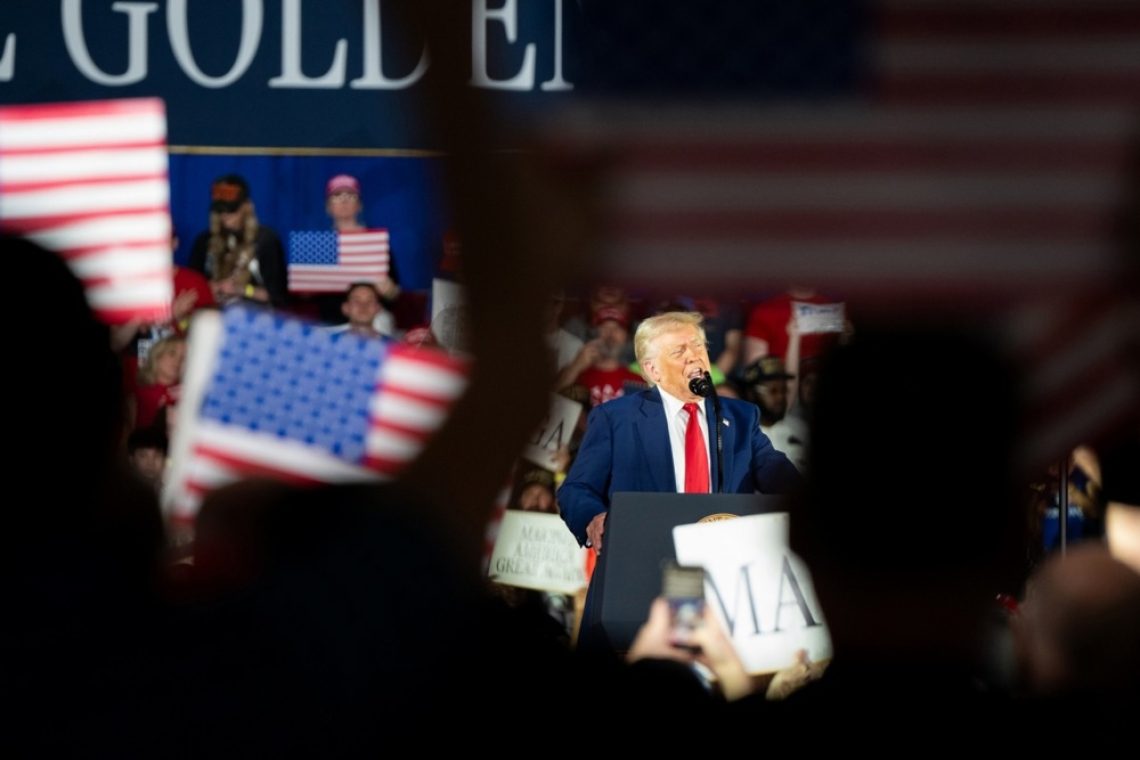 Trump obeležil 100 dni drugega mandata s shodom v Michiganu