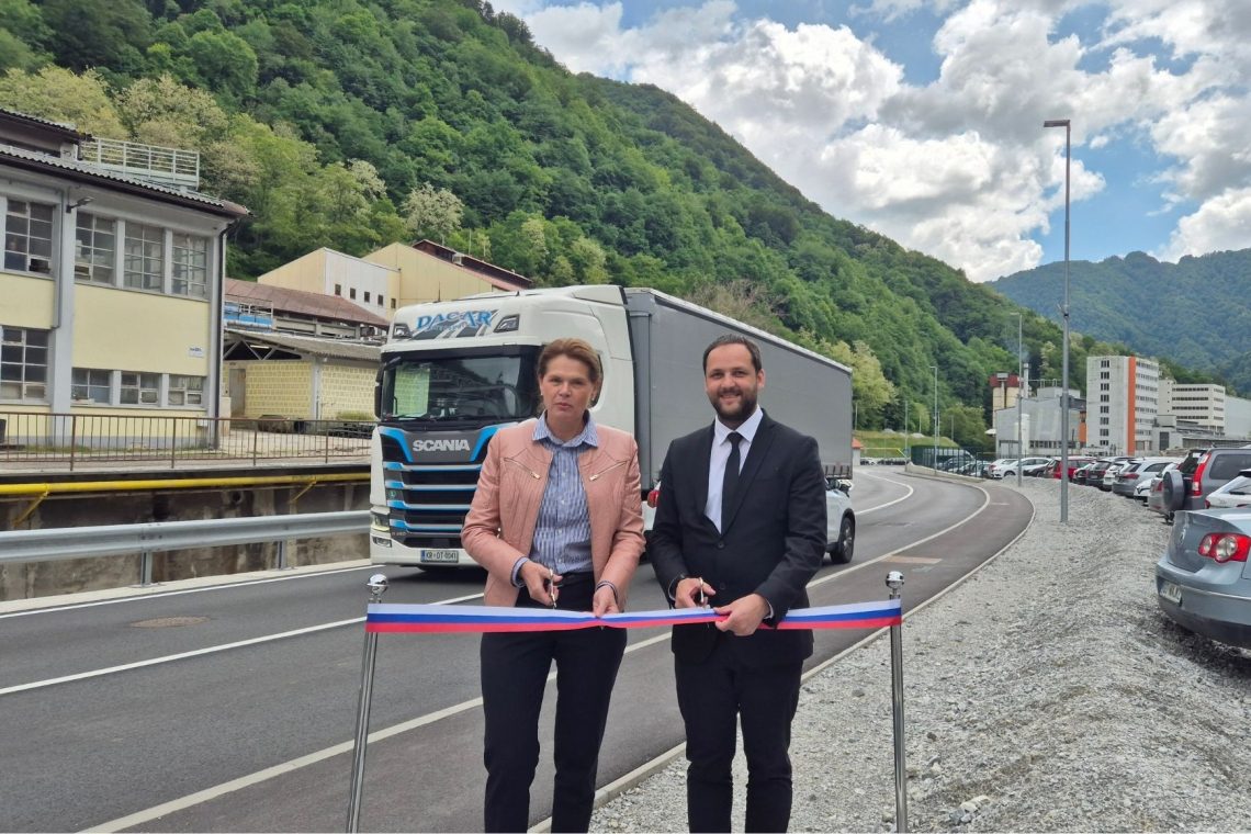 V Hrastniku odprli prenovljeno cestno povezavo ob industrijski coni