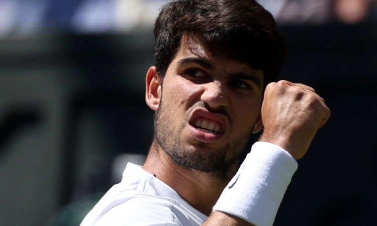 Branilec naslova Alcaraz prvi finalist turnirja v Wimbledonu 