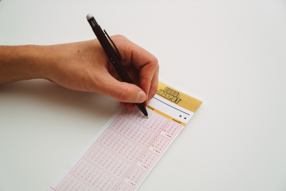 Kranjčan zadel Eurojackpot, občina prejela 5,6 milijona evrov