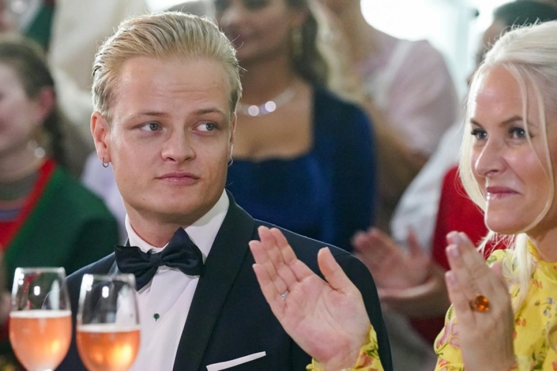 Sojenje sinu norveške princese Mette-Marit bo potekalo februarja 2026
