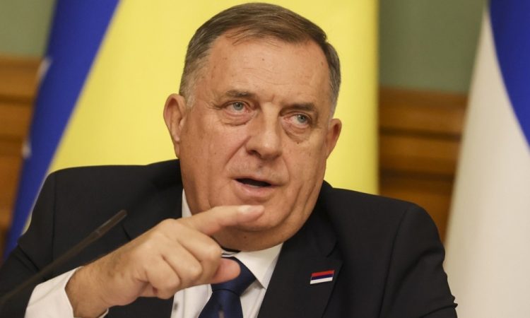 Slovenija prepovedala vstop Miloradu Dodiku zaradi suma ogrožanja reda in varnost