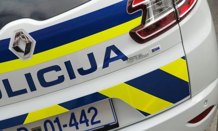 Pri delu s traktorjem v Straži pri Raki umrl 63-letni domačin