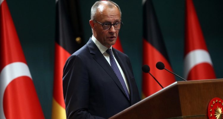 Nemški kancler Merz povabil sirskega predsednika na pogovore o vračanju storilcev kaznivih dejanj