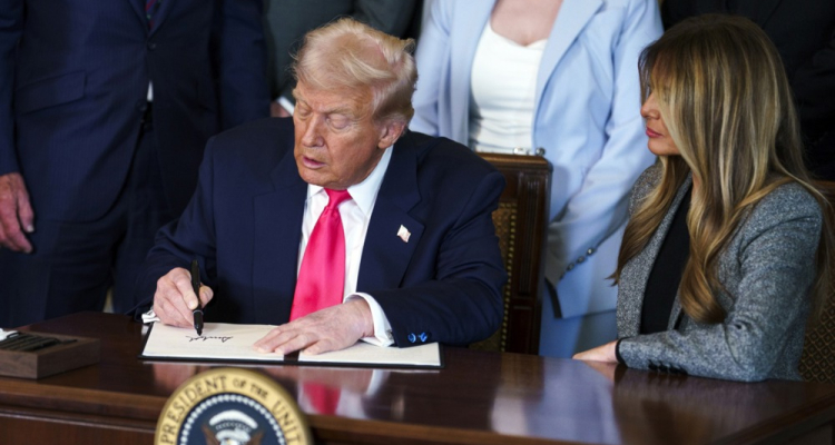 Trump s podrobnim ukazom razširil pomoč najstnikom iz rejniškega sistema