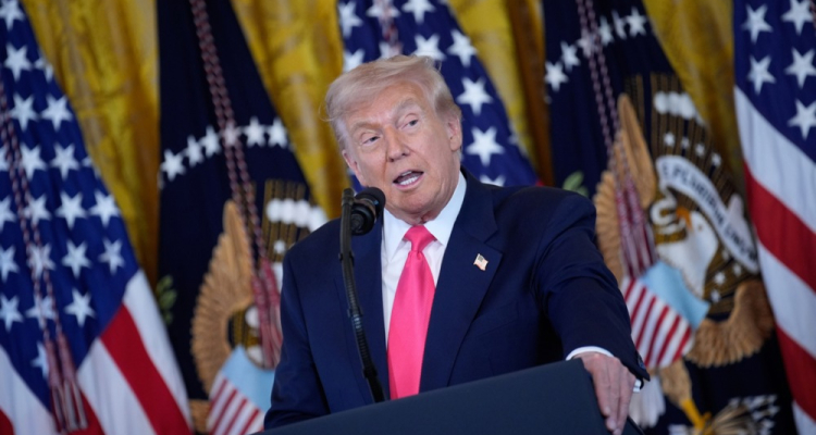 Trump napoveduje ukrepanje proti Venezueli, Maduro poziva k miru