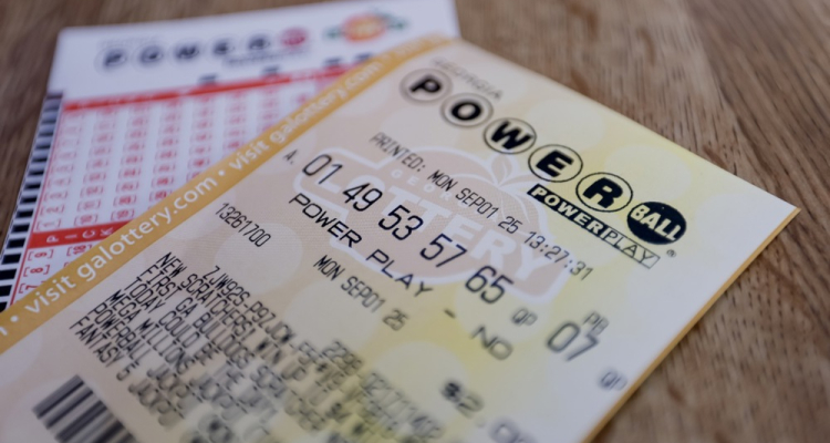 Dobitek ameriške loterije Powerball narasel na 1,6 milijarde dolarjev