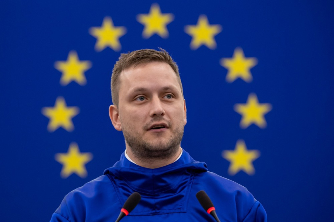 Grenlandski premier ZDA sporoča: Dovolj je groženj in priključitvenih fantazij
