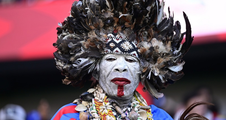 Maske navijačev DR Kongo so simbol pripadnosti, ritma in zgodovine