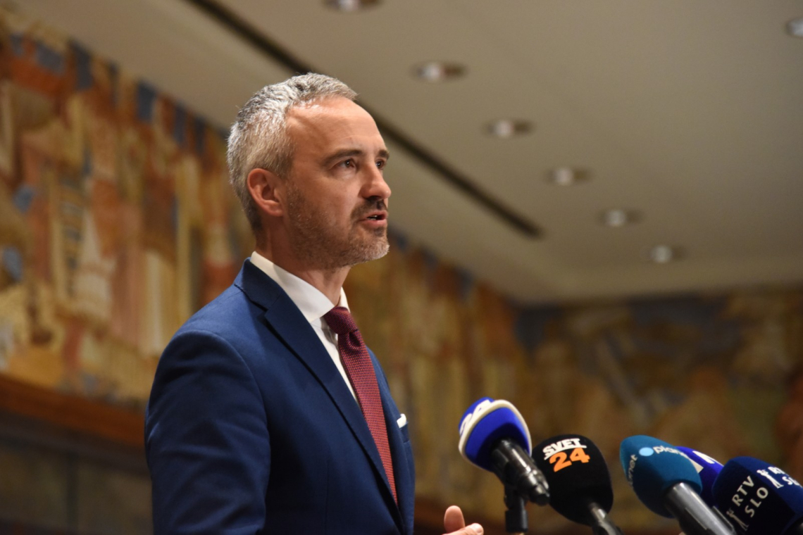 Sodišče odredilo predajo dokumentov o sumih financiranja NSi prek inštituta
