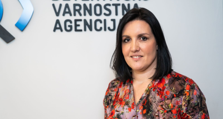 Javni uslužbenci pod enakim nadzorom kot zaposleni v gospodarstvu