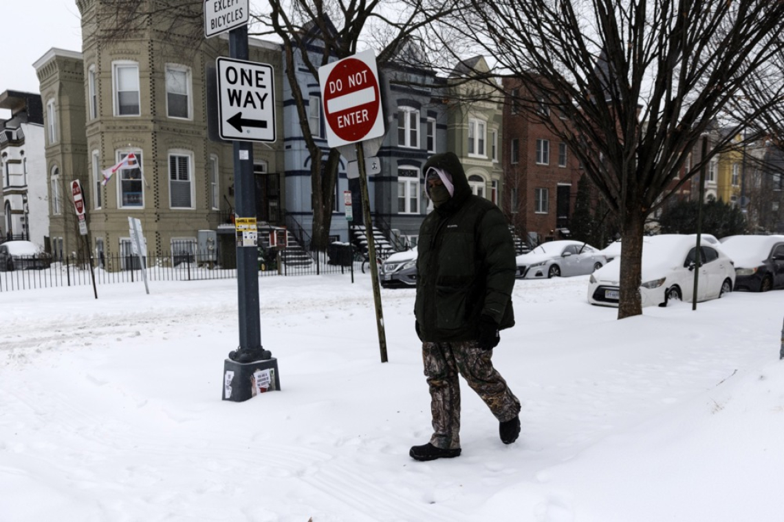 ZDA v primežu snežnega neurja, najmanj sedem mrtvih in kaos v prometu