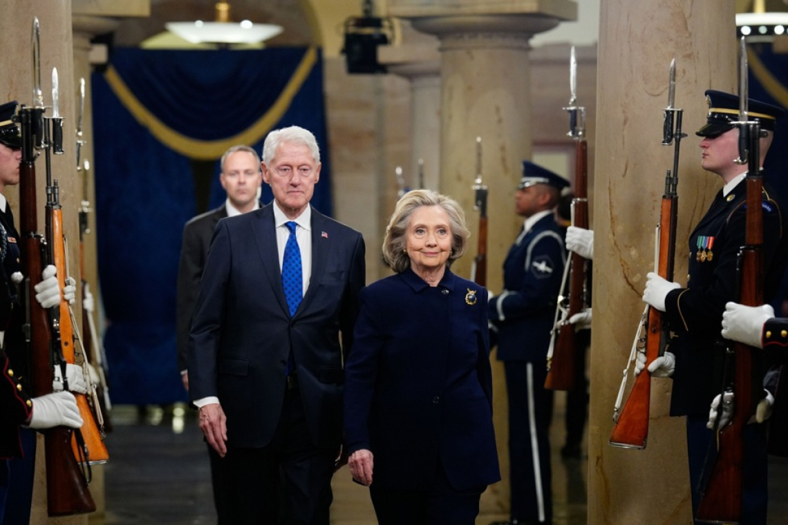 Clintonova le privolila v pričanje o Epsteinovi zadevi v kongresu
