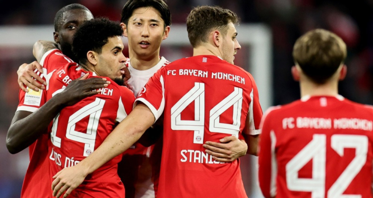 Bayern po zmagi na derbiju trdno v sedlu