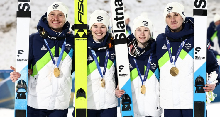 Slovenci olimpijski prvaki na tekmi mešanih ekip v Predazzu