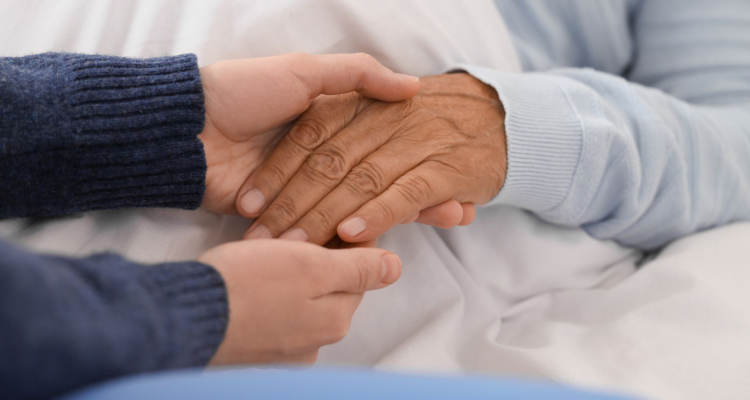 Premier dr. Robert Golob napovedal širitev hospic oskrbe po vsej Sloveniji
