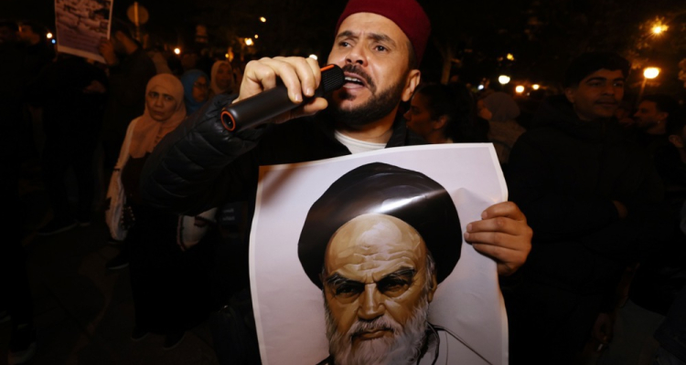 Iran opozarja sosednje države pred napadi