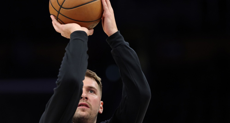 Dončiću 50.000 dolarjev kazni zaradi neprimerne geste na tekmi z New Yorkom