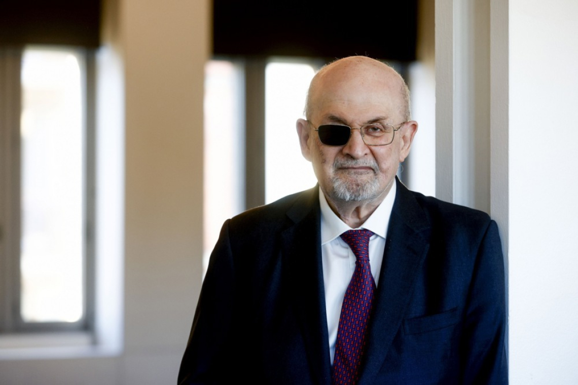 Rushdie meni, da spremembe v Iranu ne bodo prišle z bombardiranjem