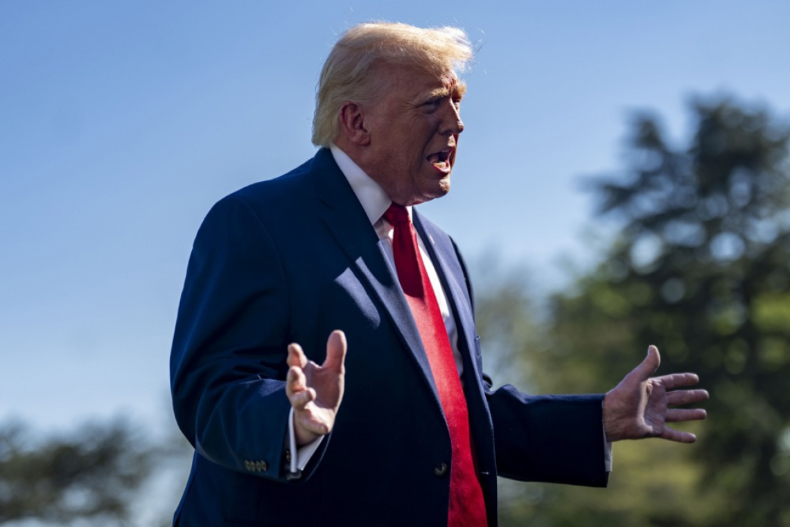 Trump grozi Kitajski s 50-odstotnimi carinami zaradi Irana
