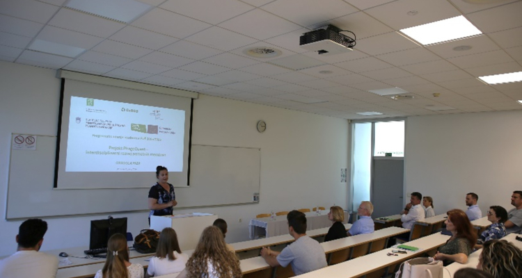 Študentski projekt PhageGuard raziskuje uporabo bakteriofagov pri čiščenju voda